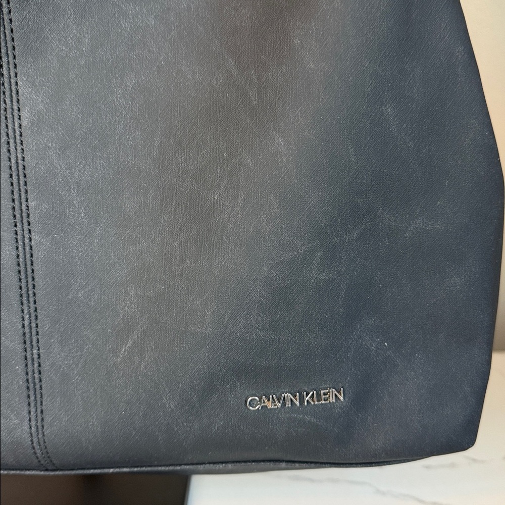 Calvin Klein Kylee Tote Bag - Picture 3 of 11